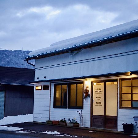 Guesthouse Anthut Desa Shirakawa Bagian luar foto
